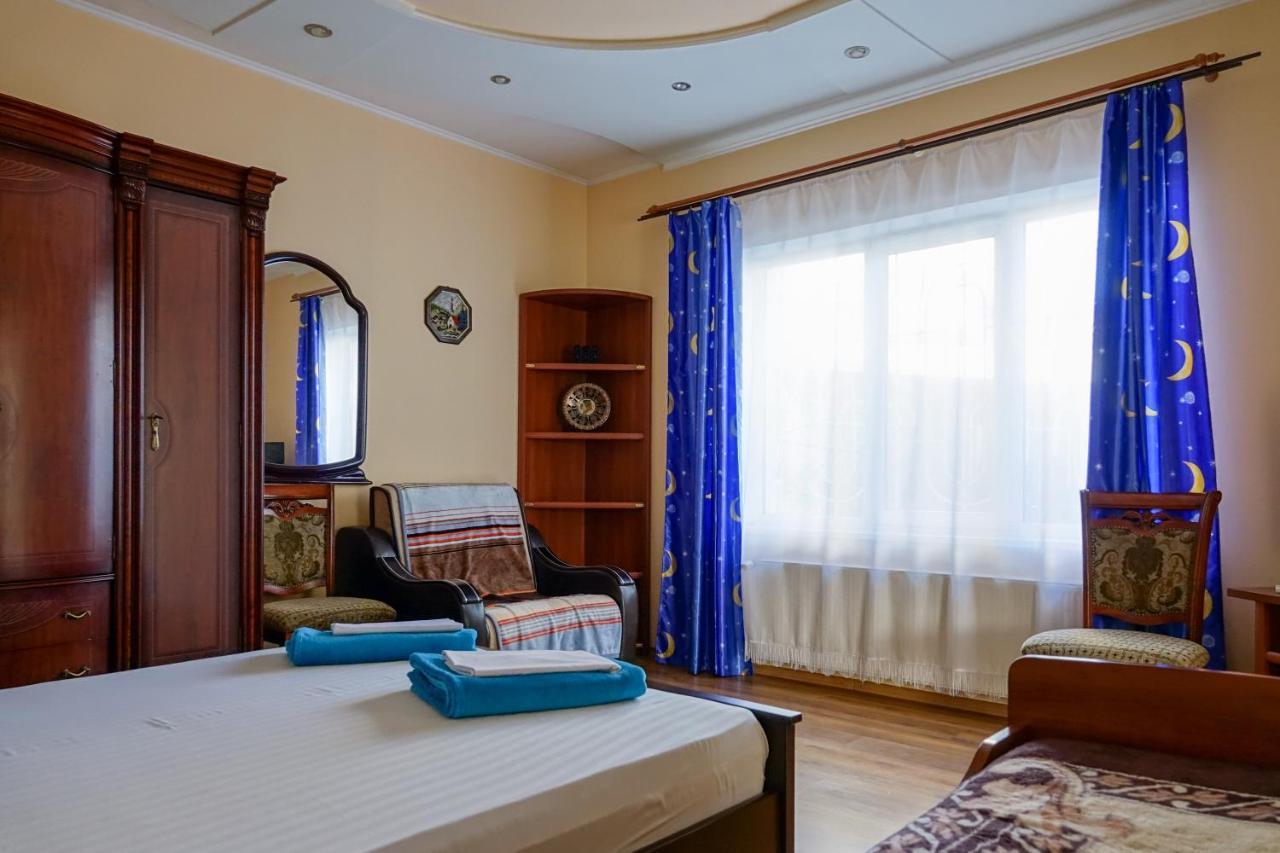 White House Apartments Odesa Exterior photo