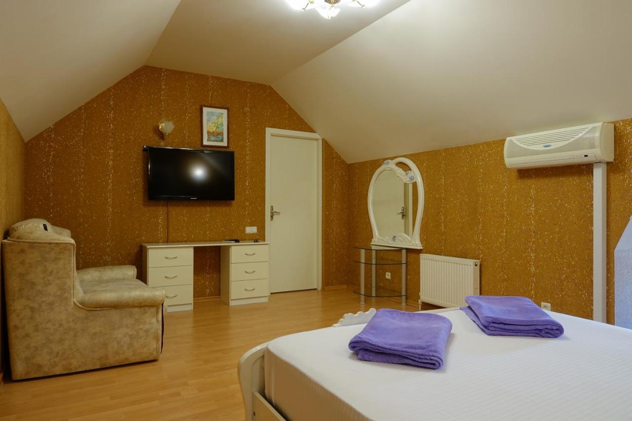 White House Apartments Odesa Exterior photo