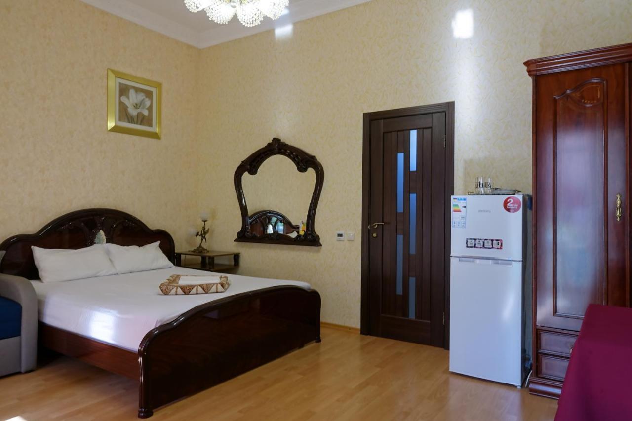 White House Apartments Odesa Exterior photo